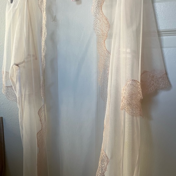 VS Lace Trim Kimono Robe - Picture 7 of 8